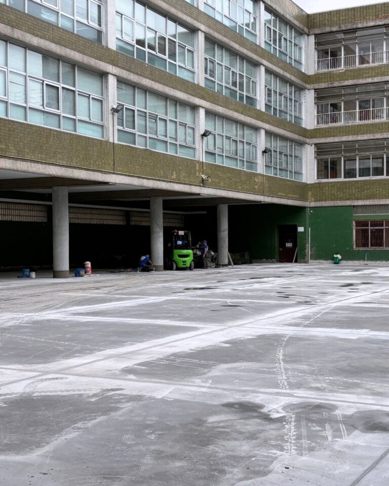 Impermeabilización de suelos en patio de colegio en Bilbao